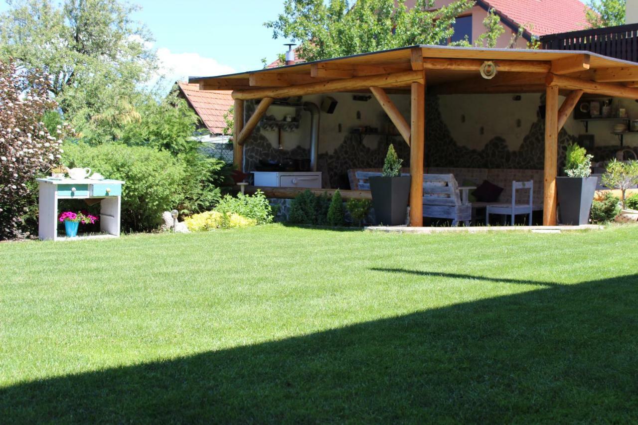 Propaganda Chalet Liptovský Mikuláš Esterno foto